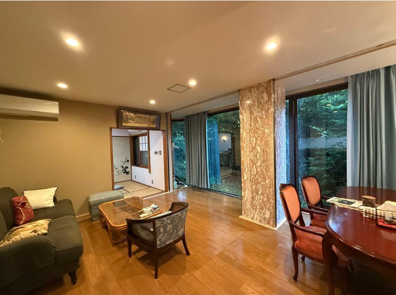 北白川小倉町 中古戸建の居間・リビング