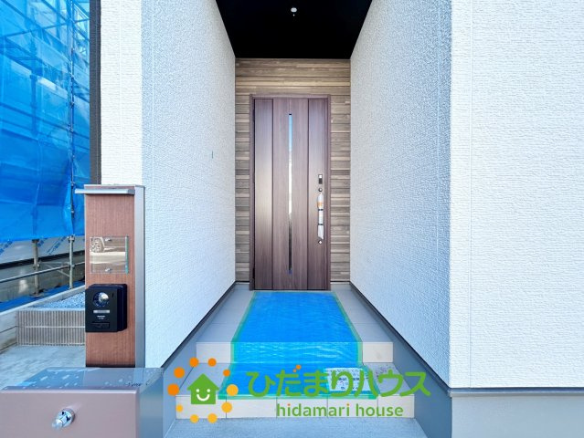 ワイウッドコート久喜市青葉第７期　新築一戸建て　01の玄関