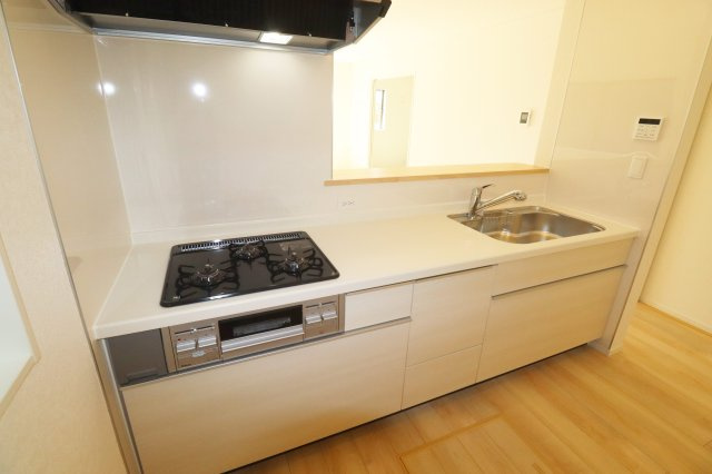 郡山市大槻町字三角田　　　２号棟　　　大槻小学校、大槻中学区のキッチン