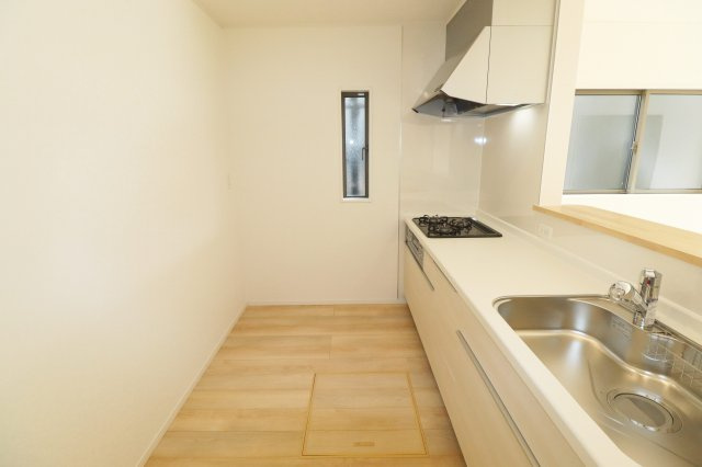 郡山市大槻町字三角田　　　２号棟　　　大槻小学校、大槻中学区のキッチン