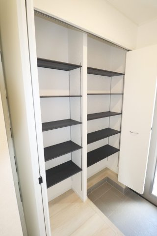 郡山市大槻町字三角田　　　２号棟　　　大槻小学校、大槻中学区の内装