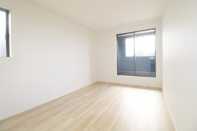 郡山市大槻町字三角田　　　２号棟　　　大槻小学校、大槻中学区の洋室