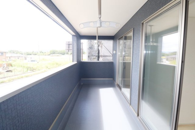 郡山市大槻町字三角田　　　２号棟　　　大槻小学校、大槻中学区のバルコニー