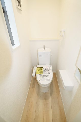 郡山市大槻町字三角田　　　２号棟　　　大槻小学校、大槻中学区の外観|南側から見た区画全体