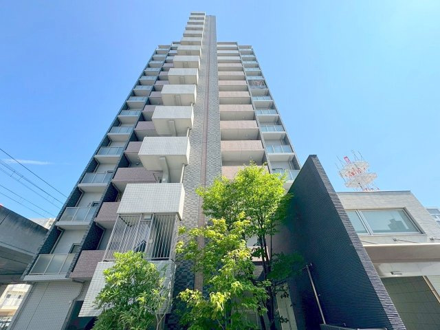 クレスティークAYAの外観