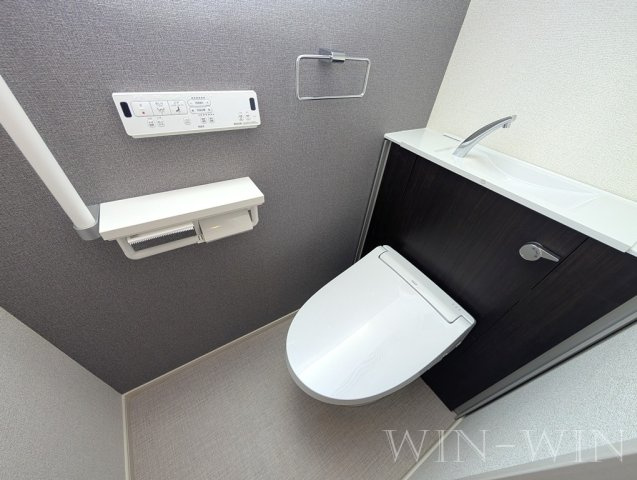 ヒカルサ豊橋佐藤 Ⅰのトイレ