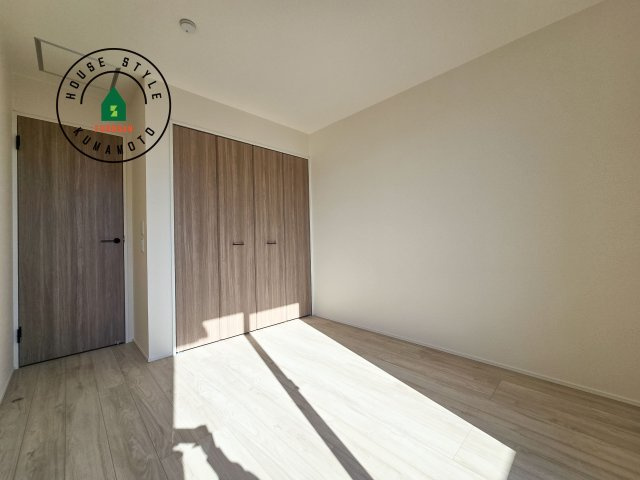 熊本市東区小峯4丁目第1-2棟（2号棟）の洋室|採光良好な洋室は全居室、複層ガラスの遮熱効果と断熱効果で、一年中快適に過ごせます。