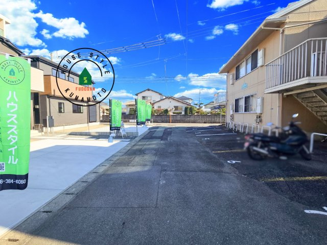 熊本市東区小峯4丁目第1-2棟（2号棟）の前面道路含む現地写真|前面道路です。