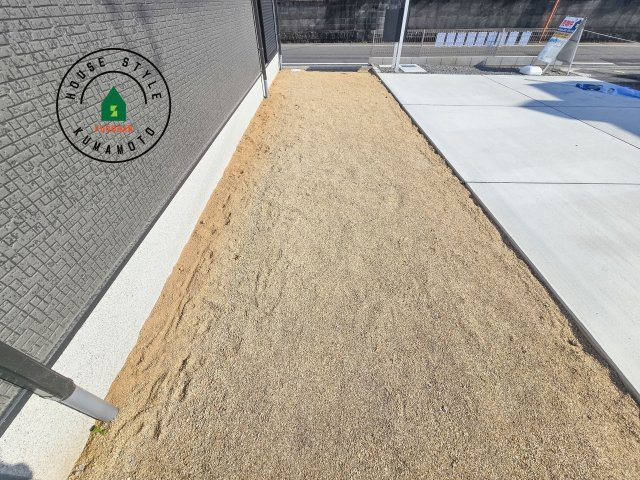 熊本市東区小峯4丁目第1-2棟（2号棟）の庭|お庭で自由な時間を過ごせます。