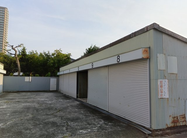 大林寺ガレージの庭