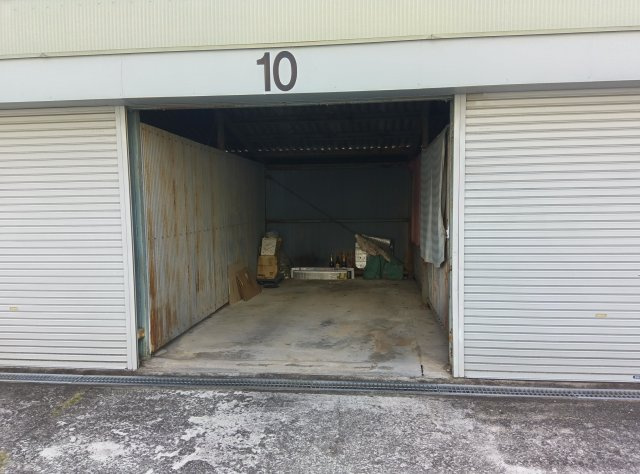 大林寺ガレージの駐車場