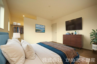 【寝室】 | Livele Garden.S 鹿沼千渡第8 | 〇寝室〇＊写真内の家具・家電・備品等はCG加工により配置例を示したもので、販売価格に含まれず、実際のお部屋にはございませんのでご了承下さい