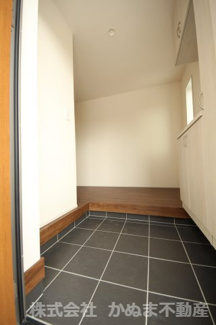 【玄関】 | Livele Garden.S 鹿沼千渡第8 | 〇玄関〇
南側で明るく湿気の少ない玄関です/25.9.4撮影