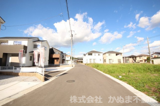 【前面道路含む現地写真】 | Livele Garden.S 鹿沼千渡第8 | 〇前面道路〇
東側前面道路　幅員6.0ｍです/2025.10.17撮影