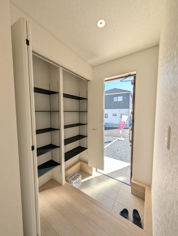 【玄関】 | クレイドルガーデン高崎市箕郷町下芝第8ー③