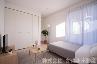 【洋室】 | クレイドルガーデン鹿沼市緑町　第5　 | 〇洋室〇
＊写真内の家具・家電・備品等はCG加工により配置例を示したもので、販売価格に含まれず、実際のお部屋にはございませんのでご了承下さい