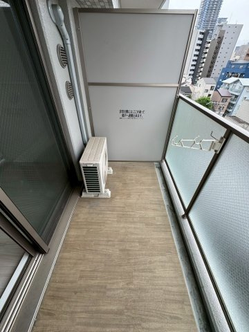 エスリード大阪梅田リュクスのバルコニー|暖かな日差しのふりそそぐバルコニー