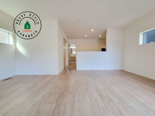 熊本市北区八景水谷3丁目第1-3棟（1号棟）の居間・リビング|多くの時間を過すことになるリビングだからこそ、いつも穏やかな空間・解放感が味わえ毎日が充実します。