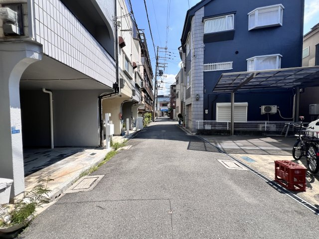 守口市八雲東町2丁目戸建の前面道路含む現地写真