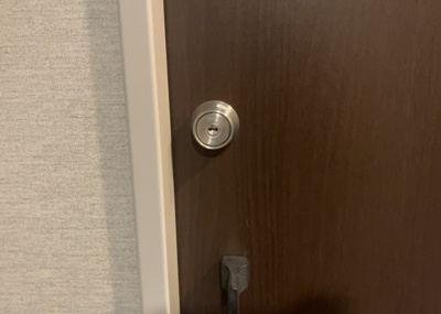 【防犯設備】 | エクセレントマスターズ八王子中楽坊 | 当然のことではありますが、オートロックやセンサーライト、ホームセキュリティーなどの防犯設備があれば、小さいお子様がいるご家庭も安心ですよね！まず物件購入の際は、防犯設備もチェックするようにしましょう。