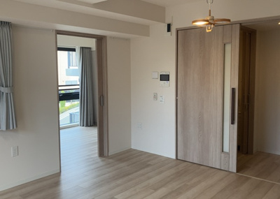 【ダイニング】 | エクセレントマスターズ八王子中楽坊 | ダイニングは、食事や家族の団らんスペースとしてだけではなく、ほかの用途としても使用することができます。ダイニングテーブルを置き、食事のためのスペースを作ることでリビングとの差別化を図ることができます。