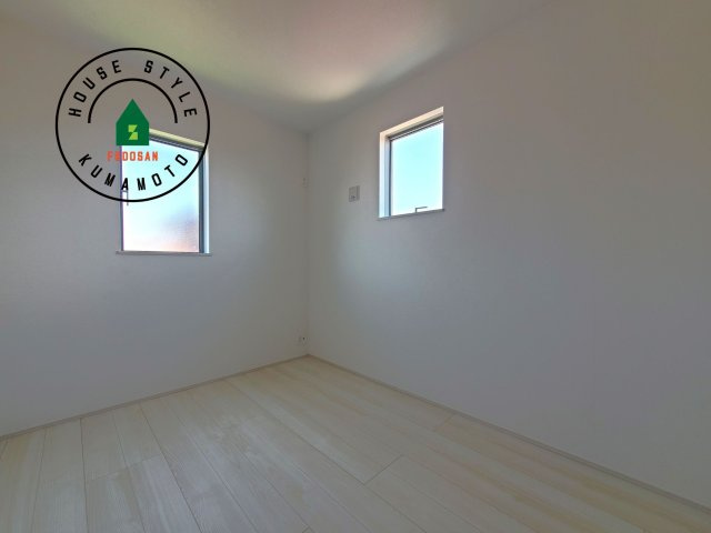 熊本市北区八景水谷3丁目第1-3棟（2号棟）の内観：施工例|採光良好な洋室は全居室、複層ガラスの遮熱効果と断熱効果で、一年中快適に過ごせます。