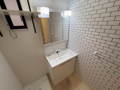 【洗面所】 | ボンドアベニュー | ※反転写真です