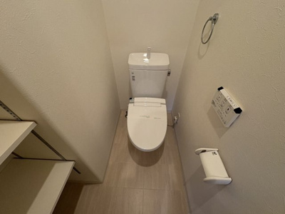 【トイレ】 | ボンドアベニュー | ※反転写真です