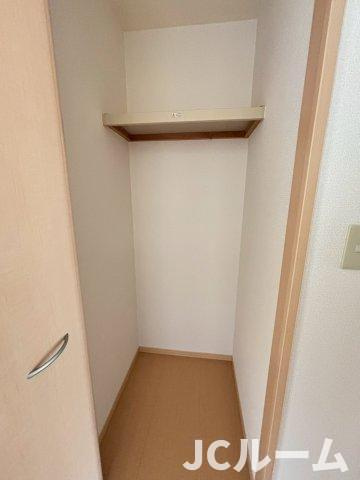 柏崎市三和町のアパートの収納