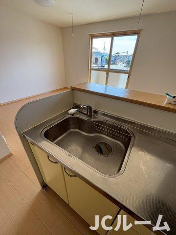 柏崎市三和町のアパートのキッチン