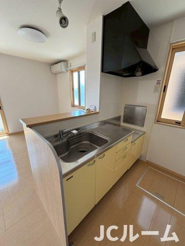 柏崎市三和町のアパートのキッチン