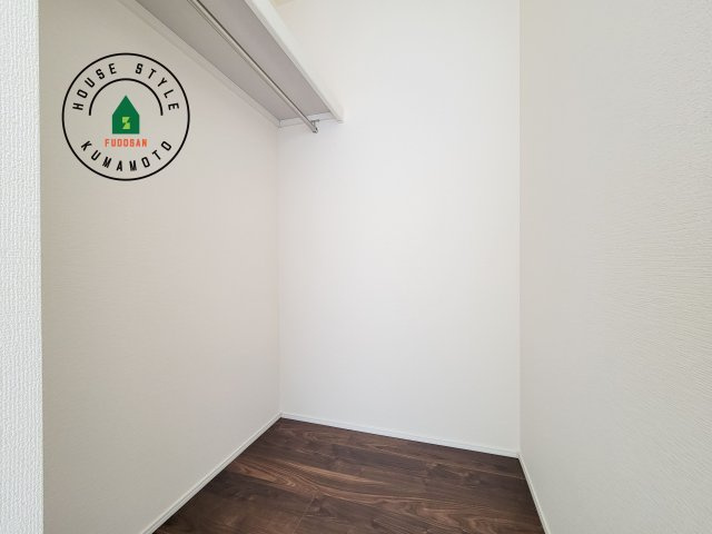 熊本市北区八景水谷3丁目第1-3棟（3号棟）の収納|洋服や大きな荷物が多い方や人数の多いご家族などは、一般的なクローゼットよりもウォークインクローゼットのほうが使い勝手が良いです。