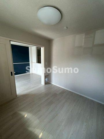 Villa Chaton 高丸(ネコと私の家)の居間・リビング|おしゃれな居間です