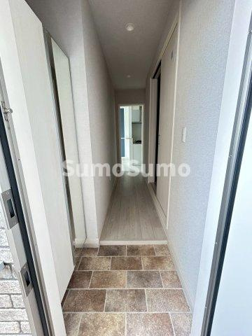 Villa Chaton 高丸(ネコと私の家)の玄関|収納もある玄関です