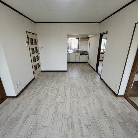 寿ハイツ新生の居間・リビング