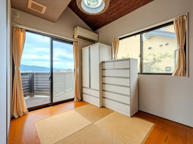 【居間・リビング】 | 山科区御陵岡ノ西町　中古戸建