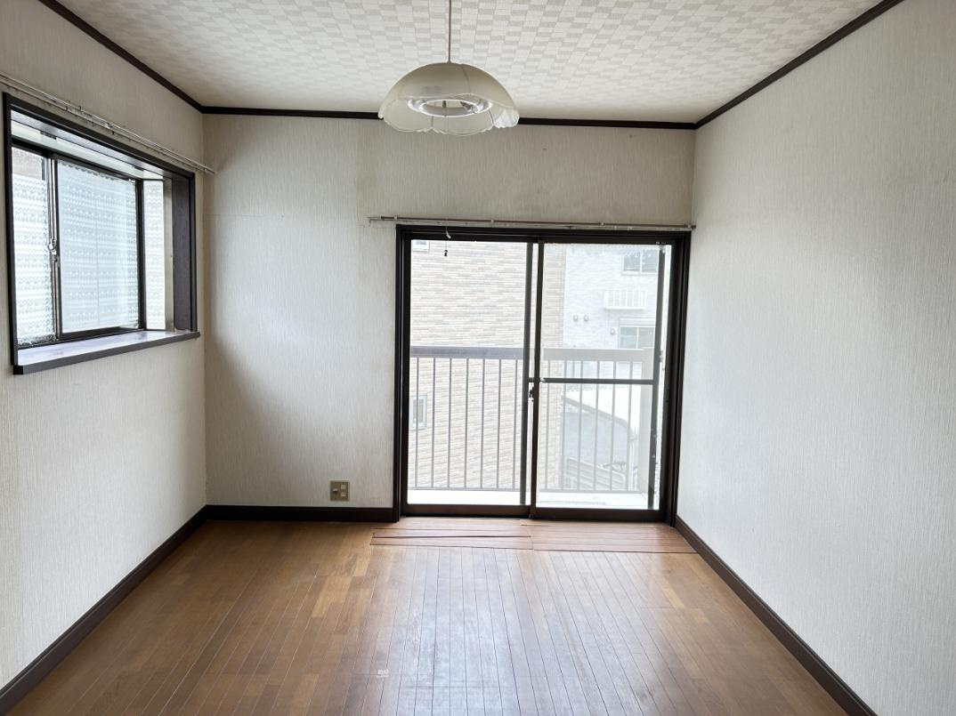 ひたちなか市大字足崎　中古戸建の洋室