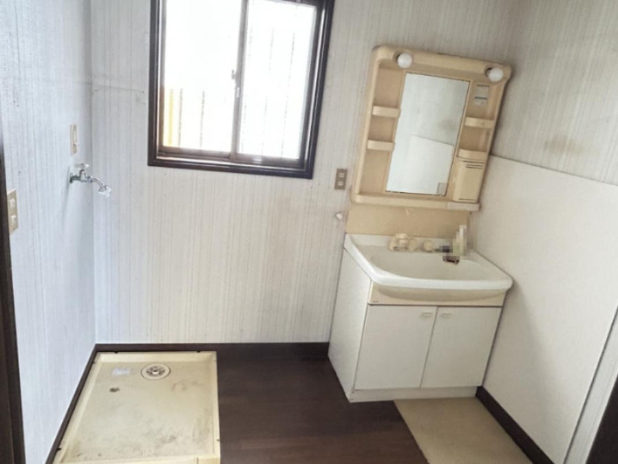 ひたちなか市大字足崎　中古戸建の玄関