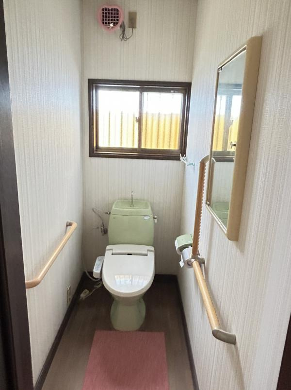 ひたちなか市大字足崎　中古戸建のトイレ