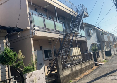 【外観】 | ジュネス相模原 | 土地を買う際、住む地域の自治体や福祉の補助制度にも注目してみましょう。子供や老人の医療補助やゴミ出しのルールなど、自治体によってルールに大きな違いがあるため、暮らしやすい土地で判断するとよいでしょう。