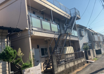 【外観】 | ジュネス相模原 | 土地の前の道路に消火栓が設置されていることがあります。この場合、道路交通法第45条第1項により、駐車禁止の場所が指定されています。そのため、車庫などの駐車スペースをつくることができない場合があります。