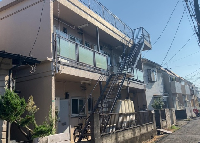 【外観】 | ジュネス相模原 | 物件の詳細については、現地を見てわかること以外に、役所や法務局などで調べないとわからないことがあります。そのため、現地に行く場合は、もしこの物件を買ったらどのような生活ができるかをイメージしましょう。