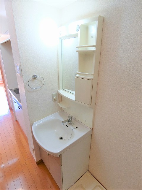 アバンウェルディッツォの独立洗面台