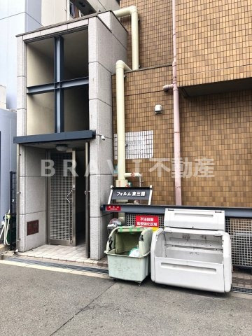 フォルム東三国　BRAVI不動産のエントランス|【フォルム東三国】毎日通るエントランスはこのようになっています