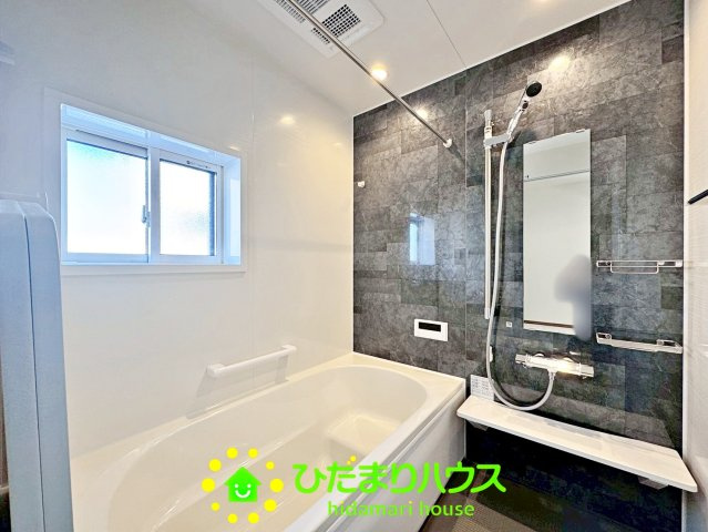 ワイウッドコート幸手市下川崎第1期　新築一戸建て　05の浴室|広いお風呂です！