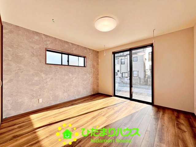 ワイウッドコート幸手市下川崎第1期　新築一戸建て　05の寝室|8帖の広々寝室です！