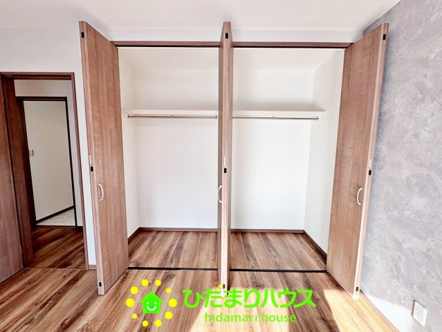ワイウッドコート幸手市下川崎第1期　新築一戸建て　05の収納|かなり広いので普段使わない物も置いておけます！