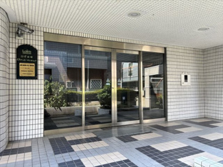 【エントランス】 | 安全に配慮されたオートロックマンションです。室内ＴＶモニタ付インターホンで来訪者を確認できます