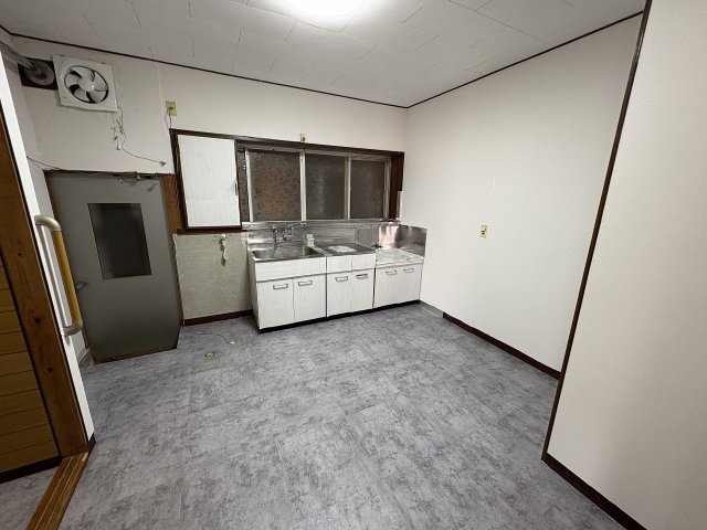 【キッチン】 | 五泉泉町オーナーチェンジ戸建