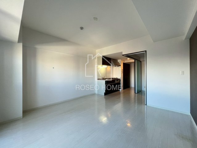 フェニックスコートの居間・リビング|同マンション別部屋：参考写真